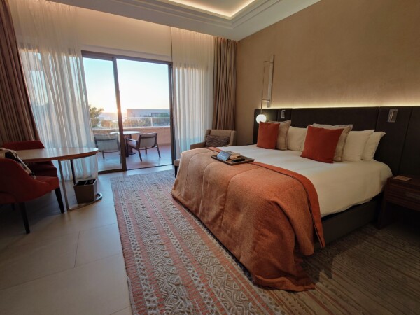 © Barbara Blunschi reisen-lifestyle.ch Deluxe-Zimmer im Fairmont Taghazout Bay Resort.