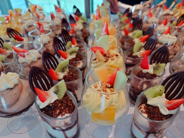 © Barbara Blunschi reisen-lifestyle.ch Süsse Verführungen am Kuchenbuffet an Bord der MS Edelweiss.